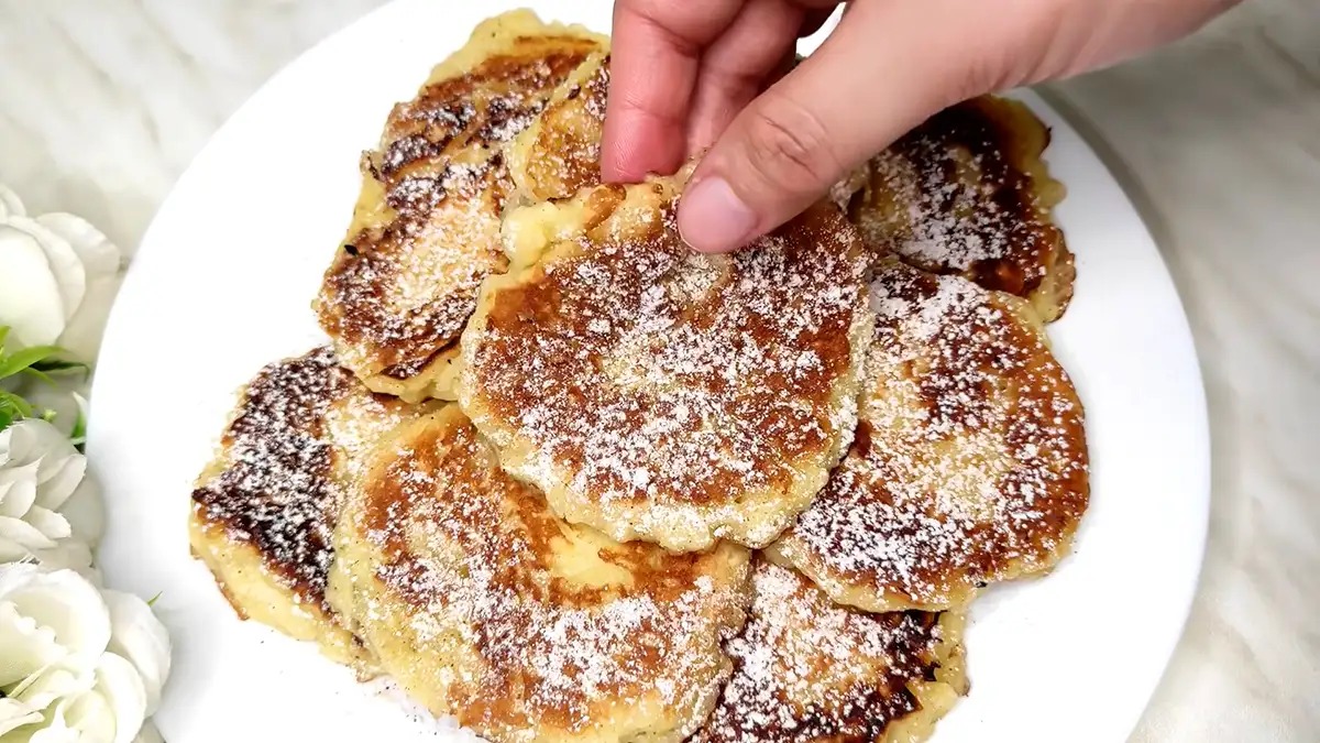 Blitzschnelle Apfelküchlein Rezept wie von Oma!