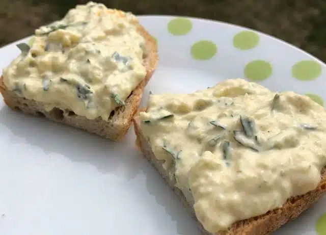 Genialer Zucchiniaufstrich mit Knoblauch Rezept