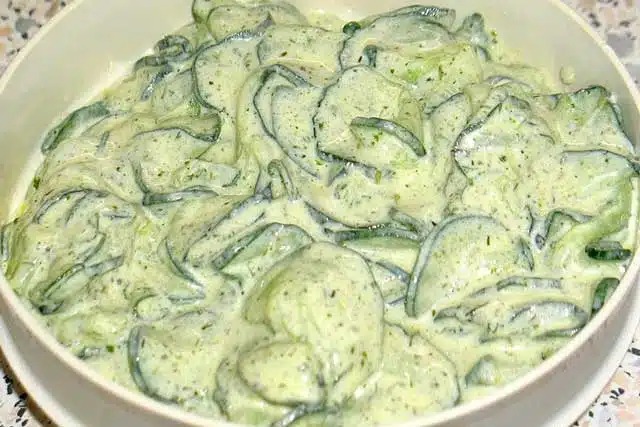 Klassischer Gurkensalat Rezept