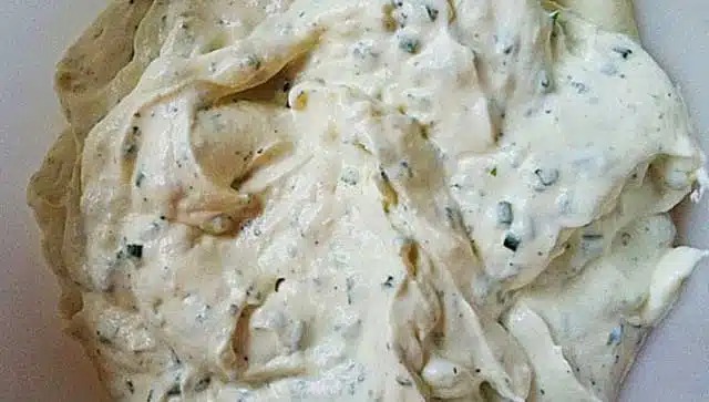 Knoblauchdip zum Reinlegen Rezept, in nur 5 Minuten fertig