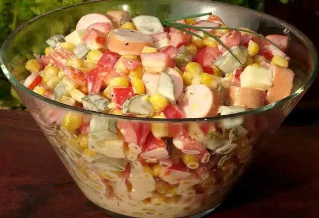 Lecker Wurst Salat Mit Paprika Und Mais Rezept