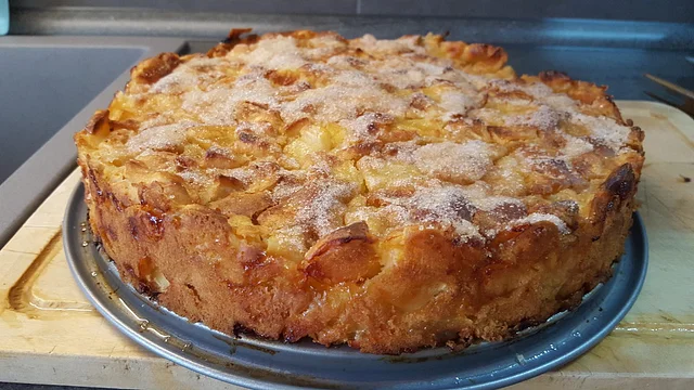 Einfach Apfelkuchen Rezept, supersaftig