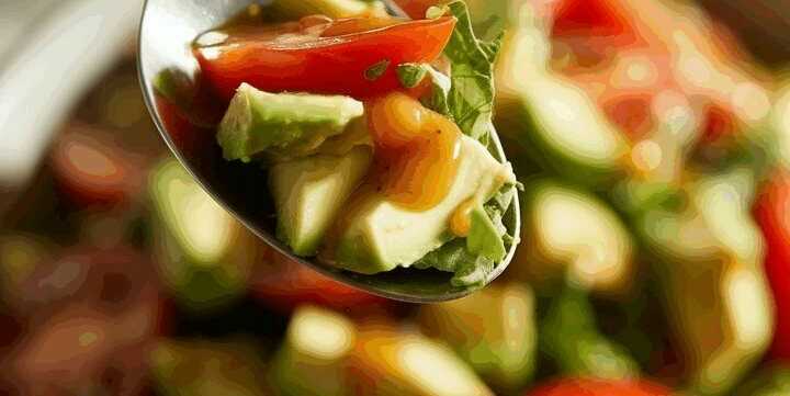 Avocadosalat mit Tomaten