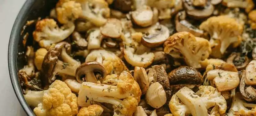 Blumenkohl Champignons Pfanne mit Knoblauch in 15 Minuten! – so sieht es fertig aus