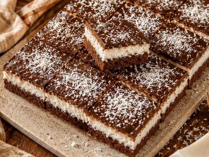 Bounty-Kuchen vom Blech: Entdecke das ultimative Kokos-Erlebnis!