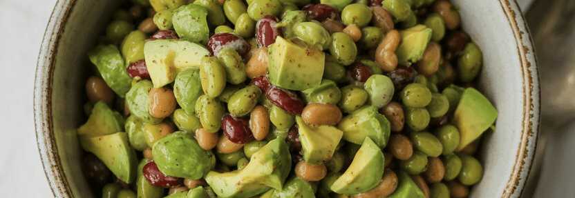 Cremiger Avocado-Bohnen-Salat mit Limetten-Dressing (Vegan) – so sieht es fertig aus