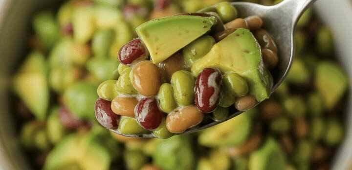 Cremiger Avocado-Bohnen-Salat mit Limetten-Dressing (Vegan)
