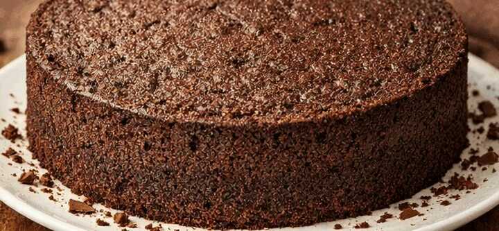 Der einfachste und köstlichste Schokoladenkuchenboden, den du je probieren wirst!