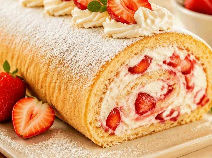 Entdecken Sie das unwiderstehliche Rezept für eine Biskuitrolle mit Erdbeerfüllung!