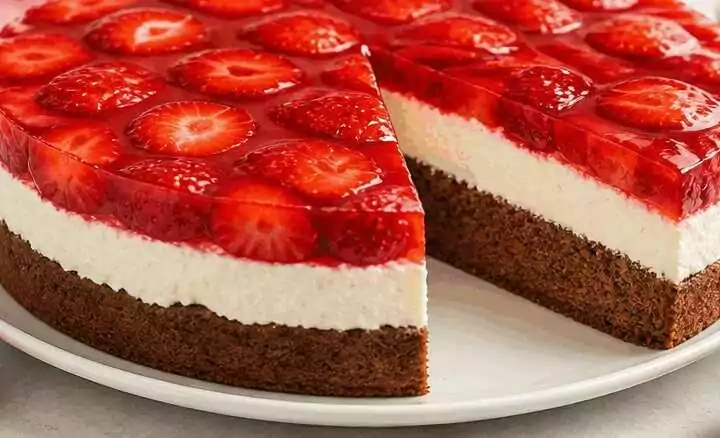 Erdbeertraum: Verführerischer Kuchen mit Quark und Mascarpone-Creme Rezept