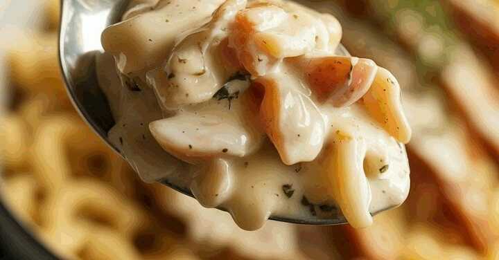 Hähnchenstreifen mit 250g Nudeln in Sahnesauce
