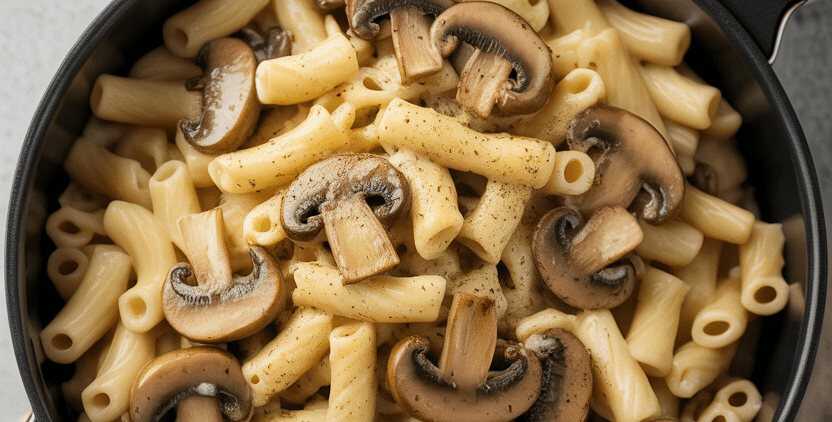 Knoblauch mit 450 g frische Champignons in Leckere Rahmsoße