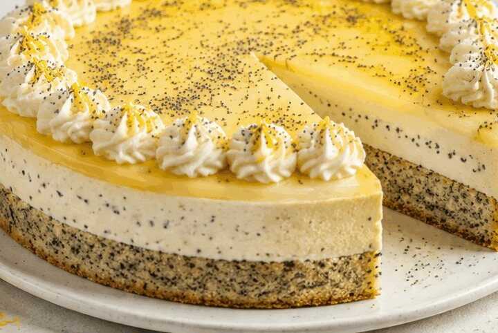 Köstliche Mohn-Eierlikörtorte mit Mascarpone: Dieses Rezept musst du probieren!