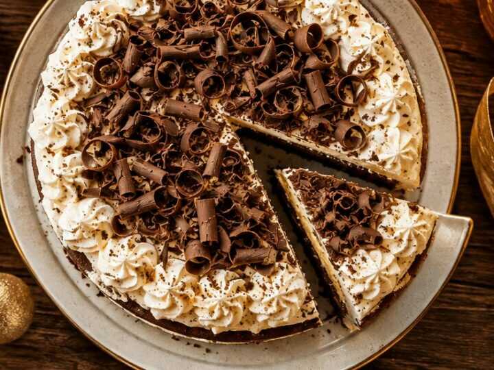 Köstlicher Schokosahnekuchen mit Eierlikör: Ein Genuss für alle Naschkatzen!