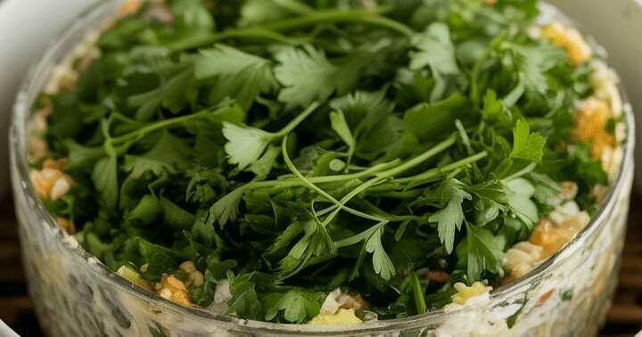 Kräutersalat mit Petersilie und Schnittlauch