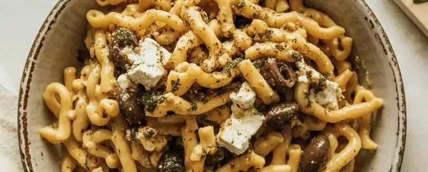 Kritharaki Salat aus Griechenland mit 200 g Feta