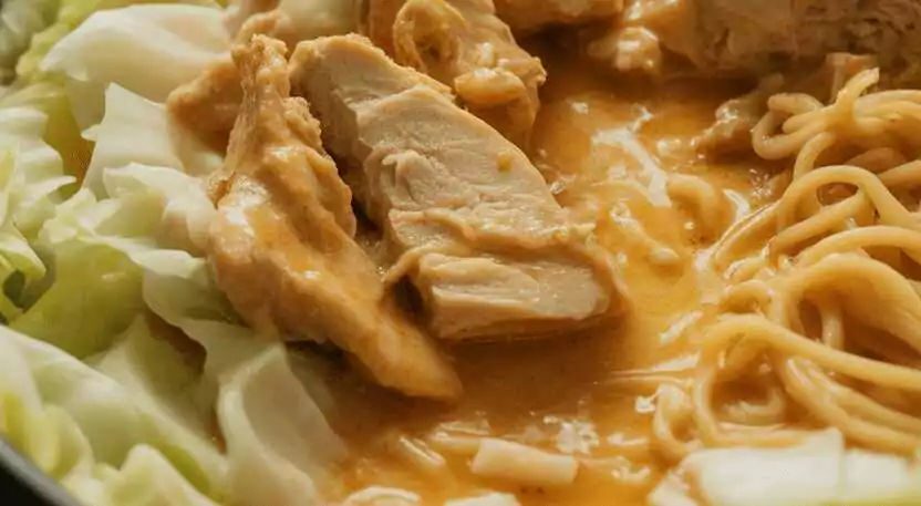 Nudeln wie vom Asiaten mit 100 g Weißkohl & 250 g Putenbrust
