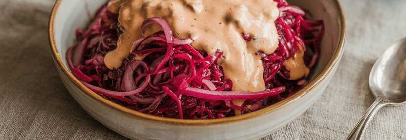 Omas Krautsalat mit Essig-Zucker-Aufguss – so sieht es fertig aus