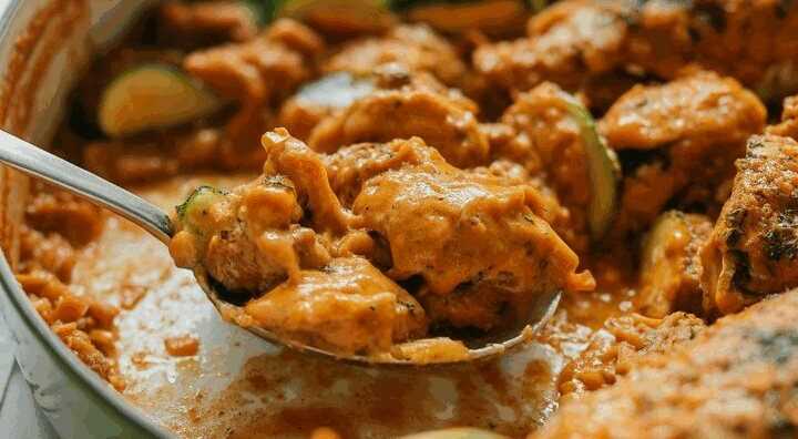 Paprika Zucchini Sahne Hähnchen in wenigen Minuten