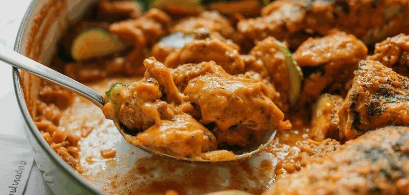 Paprika Zucchini Sahne Hähnchen in wenigen Minuten