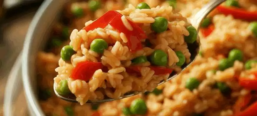 Reissalat mit Paprika und Erbsen