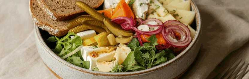 Rustikaler Brotzeitsalat süddeutsch
