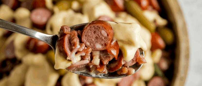 Schweizer Wurstsalat mit Emmentaler – so sieht es fertig aus
