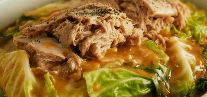Sie brauchen nur 3 Zutaten und 15 Minuten, Chinakohl mit Thunfisch