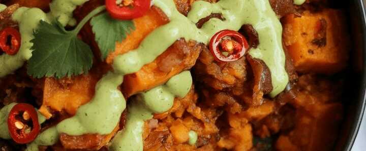 Süßkartoffelwürfel mit Chili und Limette