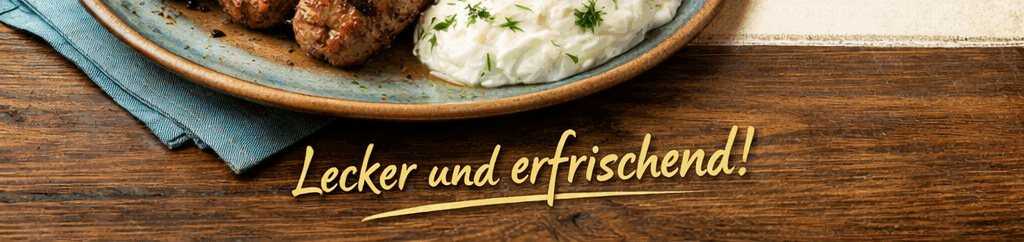 Türkische Hackröllchen mit erfrischendem Gurkenjoghurt: Dein neuer Lieblingssalat!