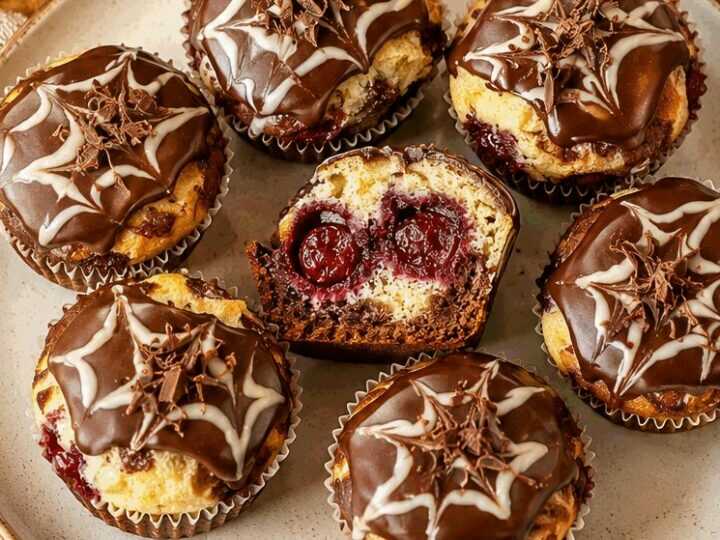 Unglaublich leckere Donauwelle-Muffins, die du probieren musst!