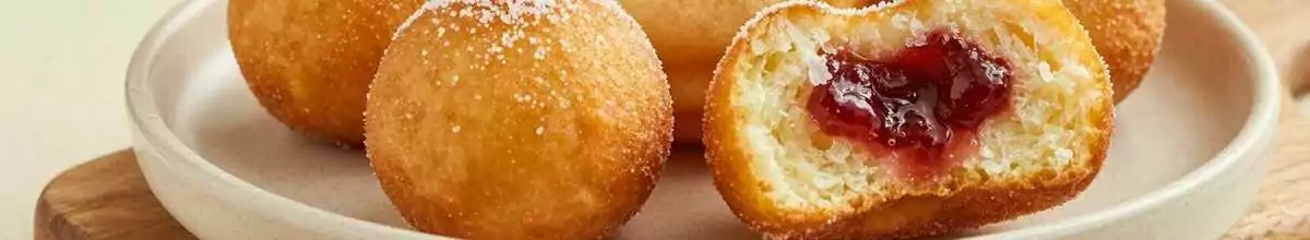 Berliner selber machen: Fluffig, gefüllt und wie vom Bäcker!