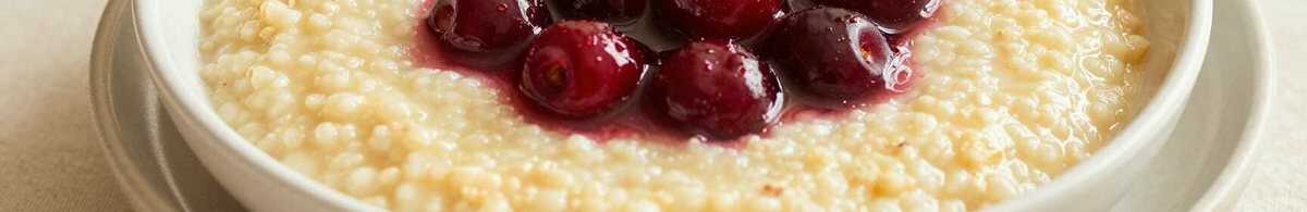 Grießbrei mit Kirschen: Omas Rezept, das in 10 Minuten glücklich macht!