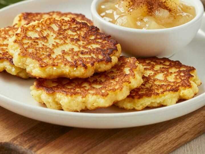 Kartoffelpuffer wie bei Oma: Knusprig, mit Apfelmus – in 20 Minuten!