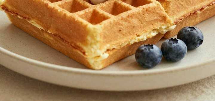 Quark-Waffeln mit 250 g Quark: Weich, saftig und ohne Butter!