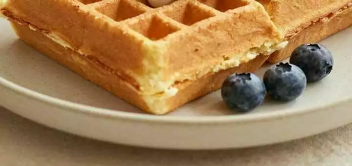 Quark-Waffeln mit 250 g Quark: Weich, saftig und ohne Butter!