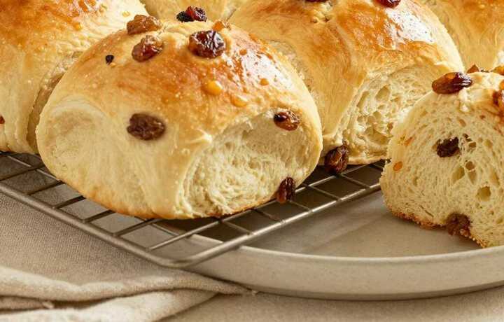 Rosinenbrötchen wie vom Bäcker: Fluffig und mit 500 g Mehl!