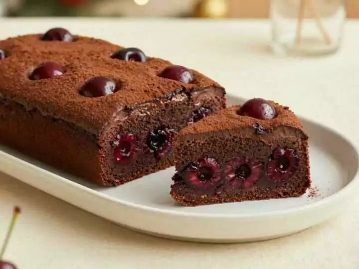 Schoko-Kirsch-Kuchen vom Blech: 5 Minuten Arbeit, 30 Minuten Ofen!