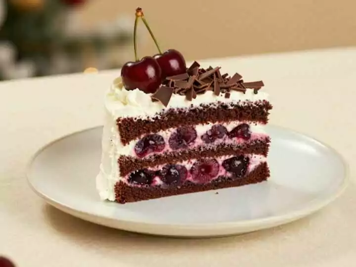 Schwarzwälder Kirschtorte wie bei Oma: Das Original, das immer gelingt!