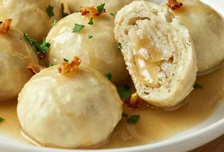 Semmelknödel wie bei Oma: Aus alten Brötchen, nie zerfallend!