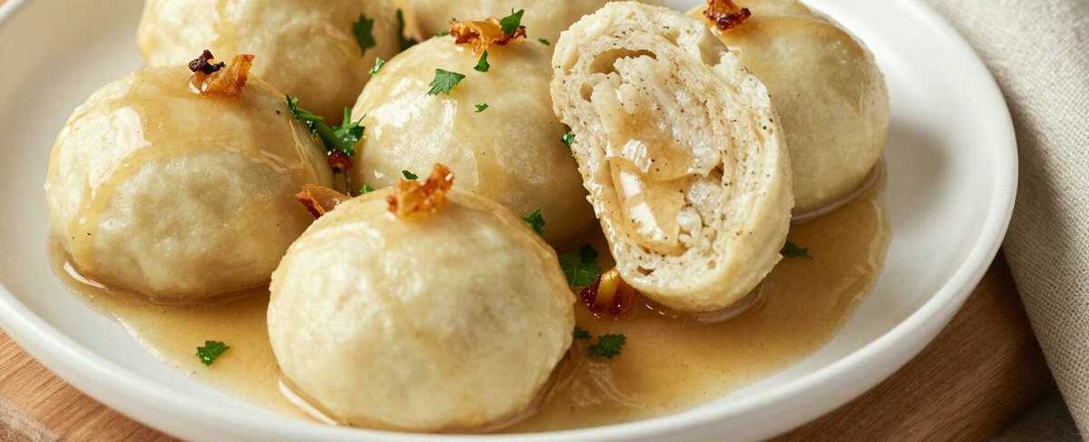 Semmelknödel wie bei Oma: Aus alten Brötchen, nie zerfallend!