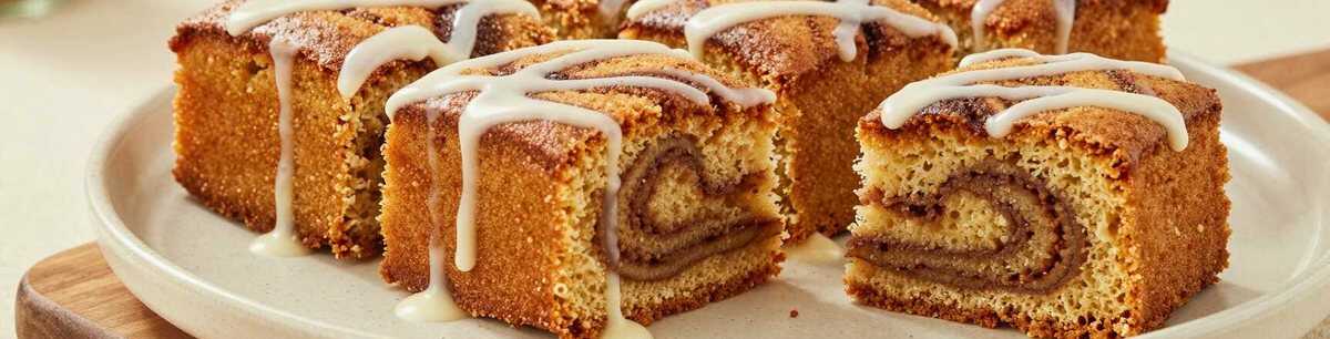 Zimtkuchen vom Blech: Der Weihnachtskuchen, der wie Zimtschnecke schmeckt!