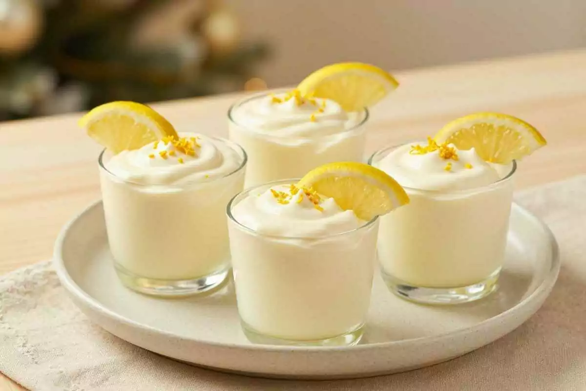 Zitronen-Quark-Creme mit 500 g Magerquark: Leicht, frisch, in 5 Minuten!