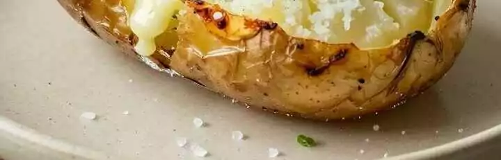 Folienkartoffeln aus dem Ofen: Mit Kräuterbutter, in 50 Minuten gar!