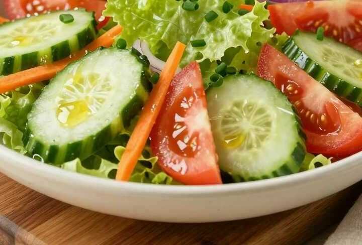 Gemischter Salat wie im Gasthaus: Mit Omas Essig-Öl-Dressing!