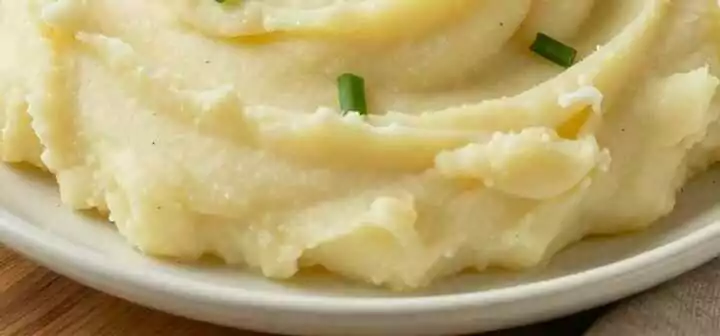 Kartoffelpüree wie bei Oma: Cremig ohne Klumpen, mit 200 ml warmer Milch!