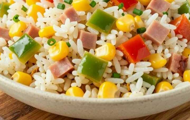 Reissalat mit Mais und Paprika: Der Resteklassiker für 6 Personen!