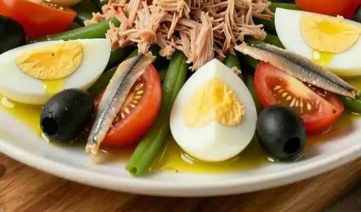 Salade niçoise mit Thunfisch: Der französische Klassiker!