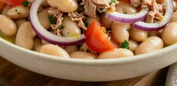Thunfischsalat mit Bohnen: Eiweißreich, in 10 Minuten fertig!